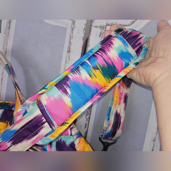 Retails For $87, NWOT Lug Steamboat Jumbo Travel Tote In Ikat Multi - Picture 7 of 11